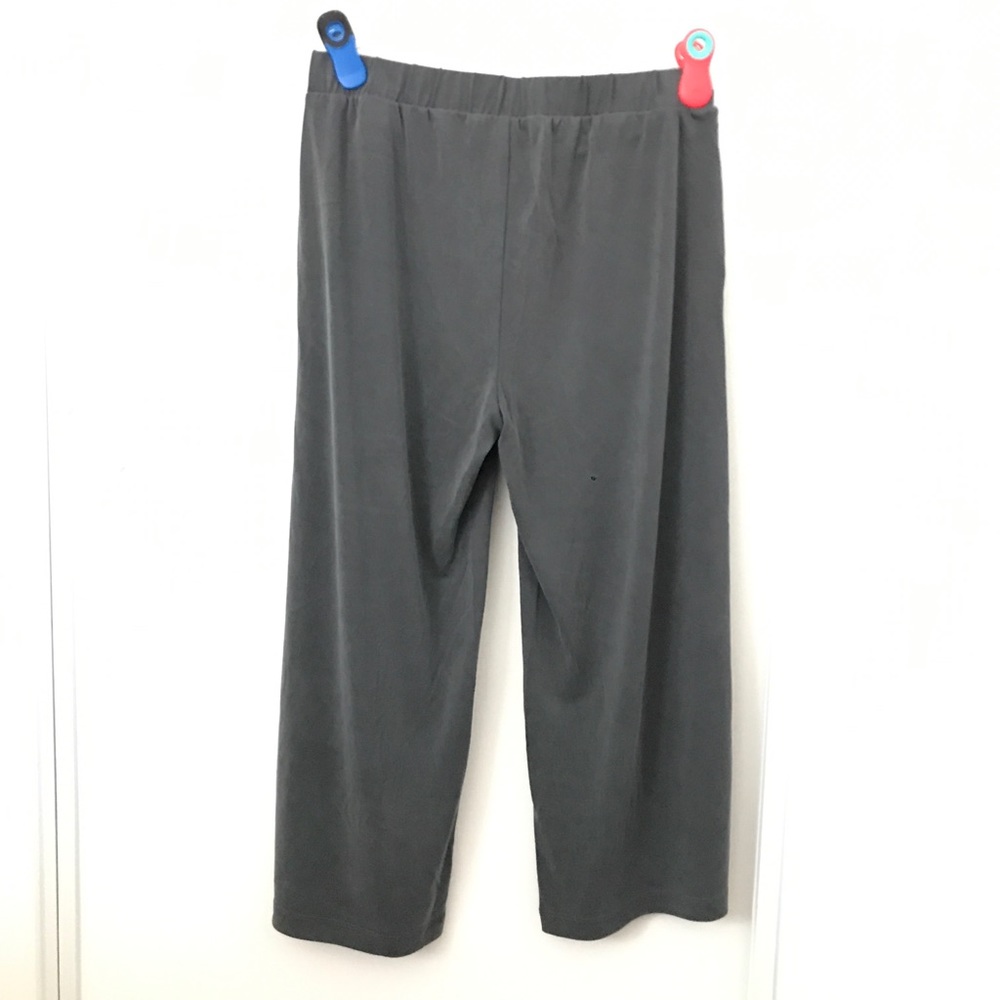 Lolë Stretchy Gray Flowy Yoga Pants 25" - Picture 5 of 6